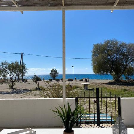 Zen Seaside Apartment Каламаки Экстерьер фото