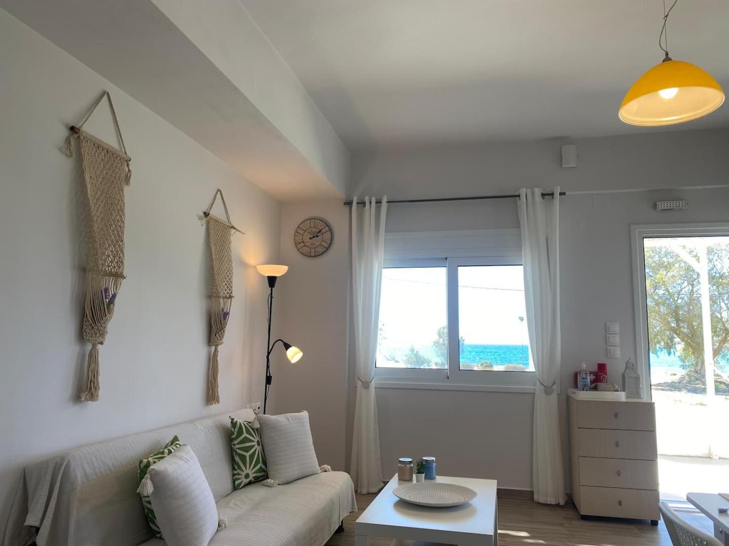 Zen Seaside Apartment Каламаки Экстерьер фото